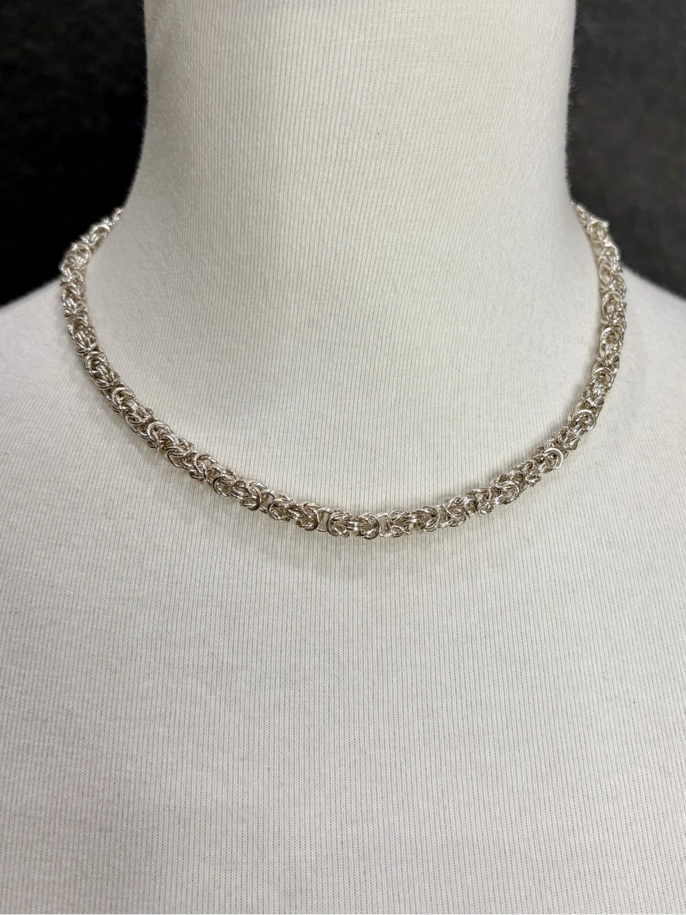 Vintage Y2K Tommy Hilfiger Silver Toned Byzantine Chain Choker Necklace